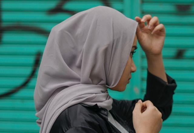 Imagem da noticia Irã endurece penas para mulheres que se recusarem a usar hijab