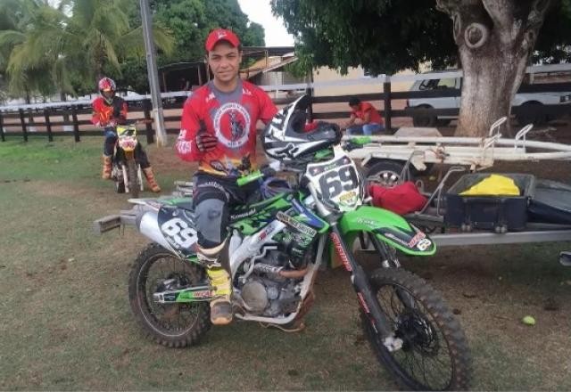 Piloto de motocross morre na última volta de prova no Mato Grosso