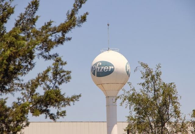 Imagem da noticia Pfizer planeja fabricar 4 bilhões de doses de vacinas em 2022