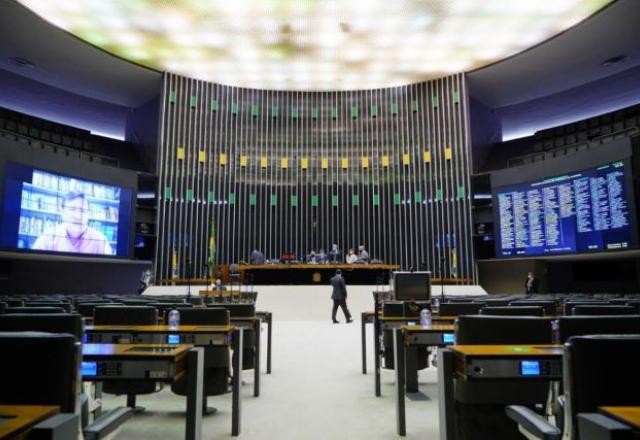 Imagem da noticia Câmara aprova projeto que revoga Lei de Segurança Nacional