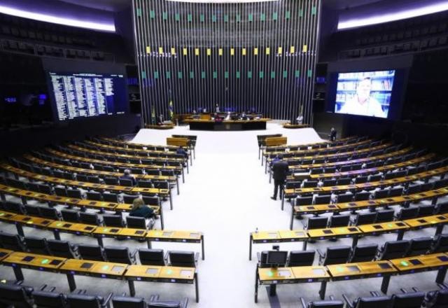 Imagem da noticia Bolsonaro sofre derrota e Câmara rejeita PEC do voto impresso