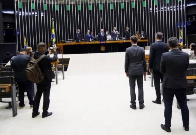 Imagem da noticia Rateio de R$ 9 bi entre parlamentares destrava PEC da Transição 