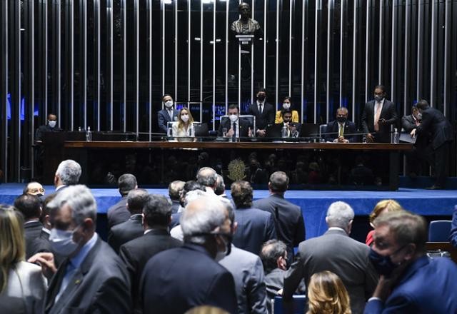 Imagem da noticia Senado aprova em primeiro turno texto-base da PEC dos Precatórios