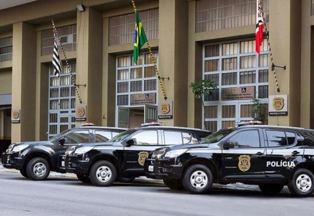 Imagem da noticia SP: Polícia detém 2 por tráfico e apreende 65 cigarros eletrônicos de maconha