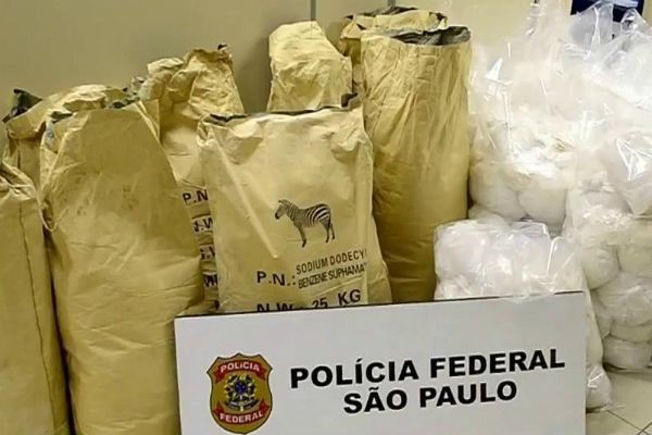 Polícia Federal descobre laboratório de produção de cocaína em SP