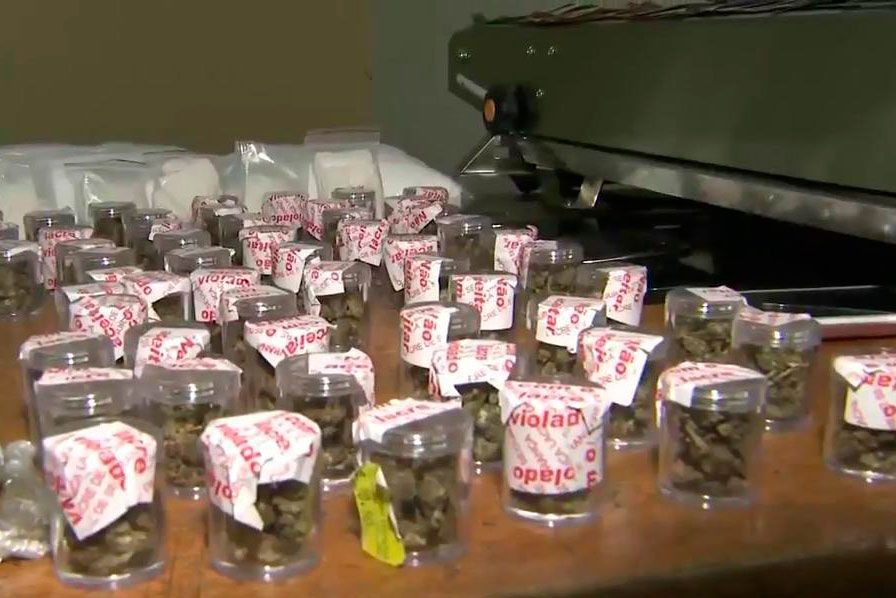 Imagem da noticia Polícia encontra duas refinarias de drogas na mesma rua em São Paulo