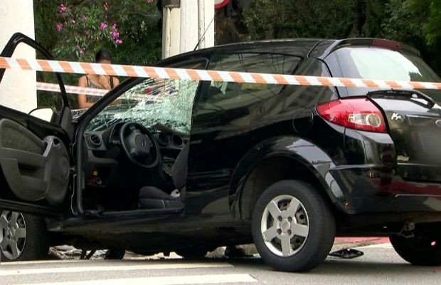 Polícia encontra arma de brinquedo em veículo envolvido em acidente