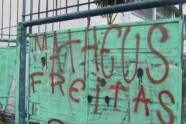 Imagem da noticia Polícia investiga morte de universitário baleado por PM dentro de escola estadual