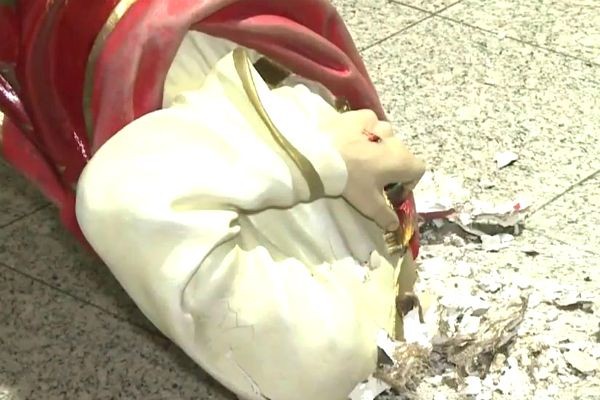 Imagem da noticia Polícia prende homem acusado de destruir imagens de santos em igrejas do Paraná
