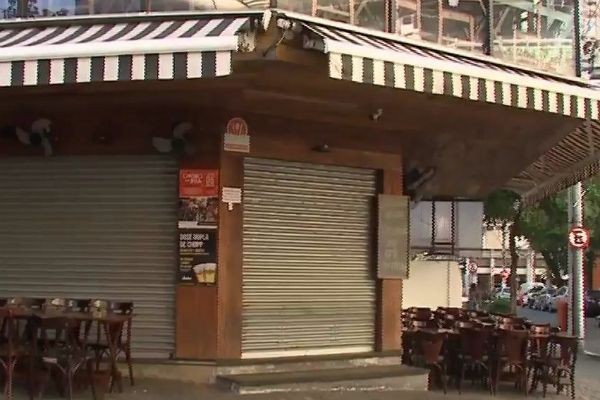 Imagem da noticia Polícia troca tiros com bandidos durante assalto a pizzaria em Niterói
