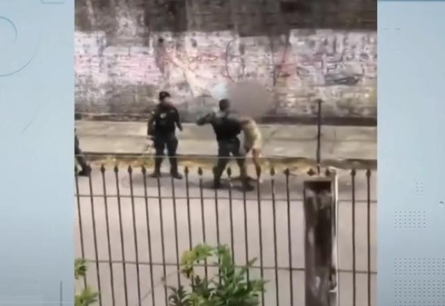 Imagem da noticia Policial militar de Fortaleza (CE) agride mulher com chute e socos