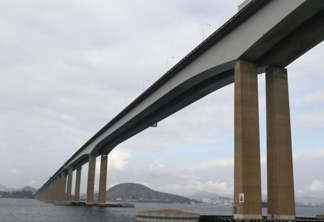 Imagem da noticia Justiça havia ordenado remoção de navio que bateu na ponte Rio-Niterói