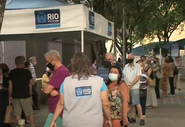 Rio de Janeiro retoma vacinação a idosos com 82 anos