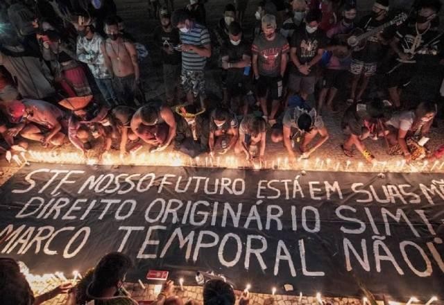 Indígenas acampam em Brasília e entregam carta aberta ao Supremo