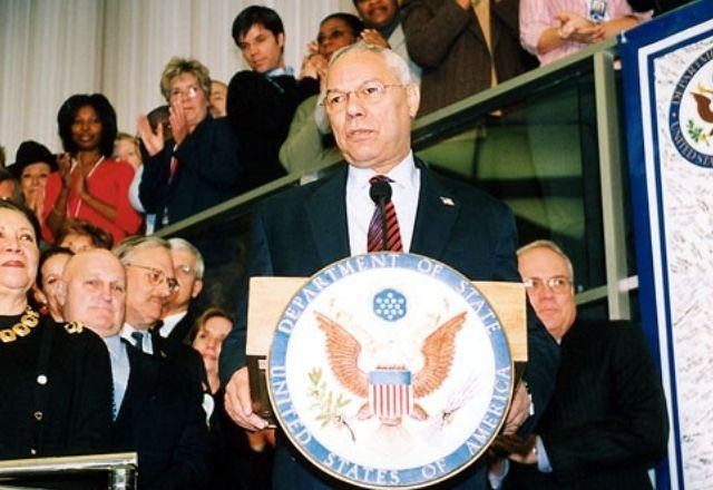 Ex-secretário de Estado dos EUA Colin Powell morre aos 84 anos