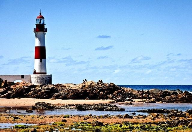 Imagem da noticia Menino de 9 anos morre após ser baleado na praia de Itapuã, em Salvador