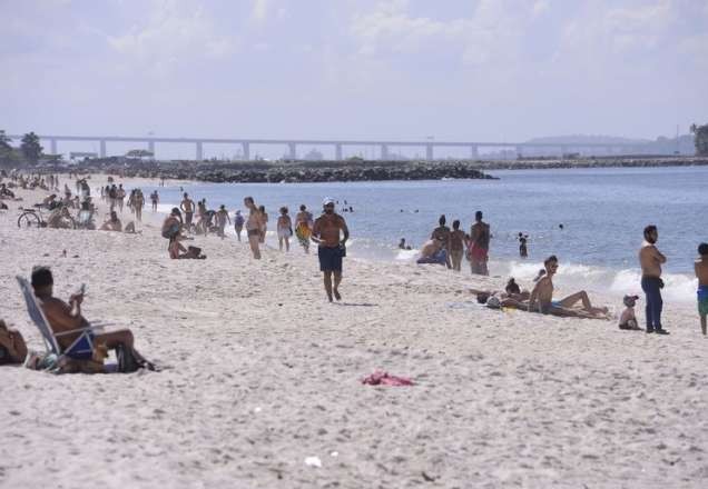 Imagem da noticia Prefeitura do RJ estuda reservar espaço na praia por aplicativo