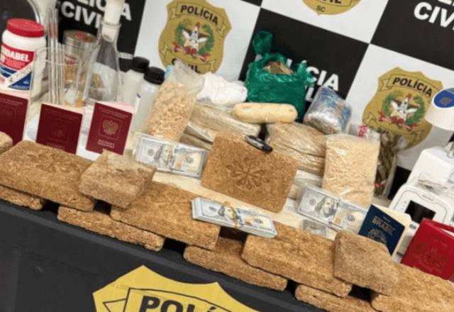 Imagem da noticia Russo é preso em mansão suspeito de fabricar drogas em SC