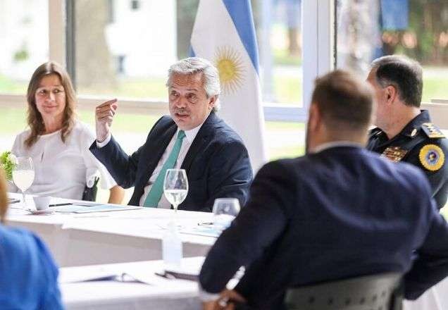 Imagem da noticia Presidente argentino pede que população fique em casa e siga quarentena