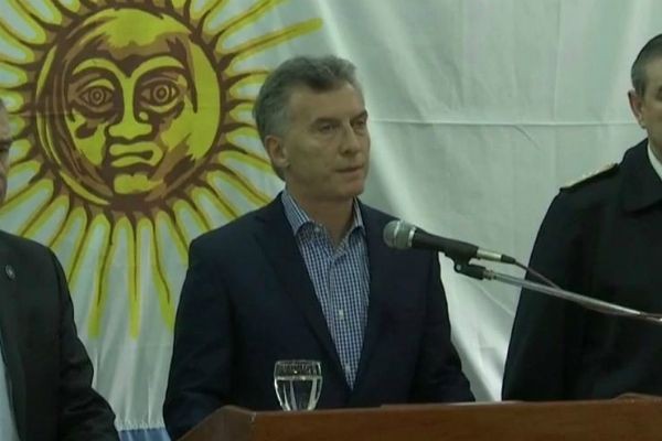 Presidente da Argentina fala pela primeira vez sobre submarino desaparecido