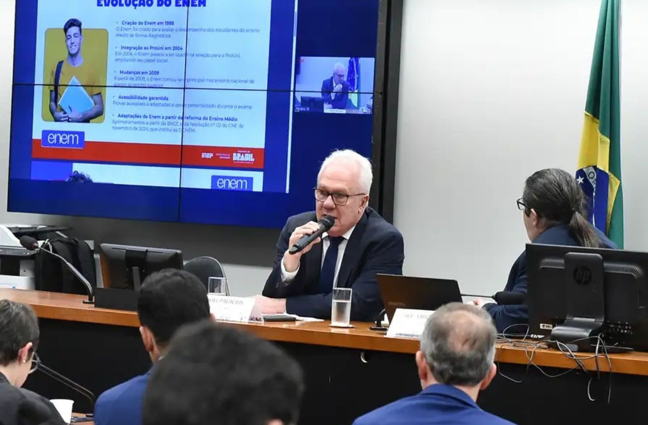 Imagem da noticia Presidente do Inep nega vazamento no Enem e diz que anulação de questões foi preventiva