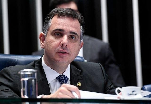 Ação de Bolsonaro contra Moraes é anormalidade institucional, diz Pacheco