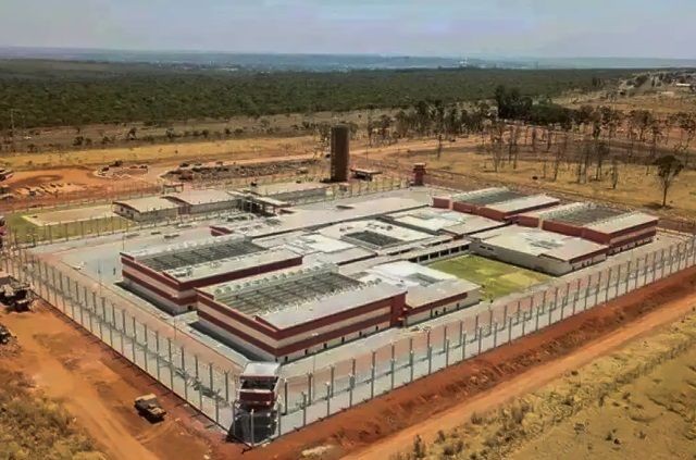 Imagem da noticia Mulher suspeita de ajudar ex-fugitivos de Mossoró é presa na Grande Fortaleza