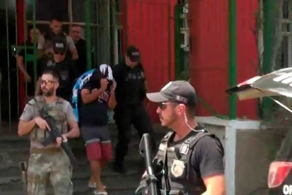 Imagem da noticia Preso o homem que fazia distribuição de armas da maior facção criminosa do país