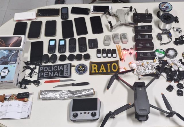 Imagem da noticia Dupla é presa tentando entrar com 91 itens em presídio do Ceará