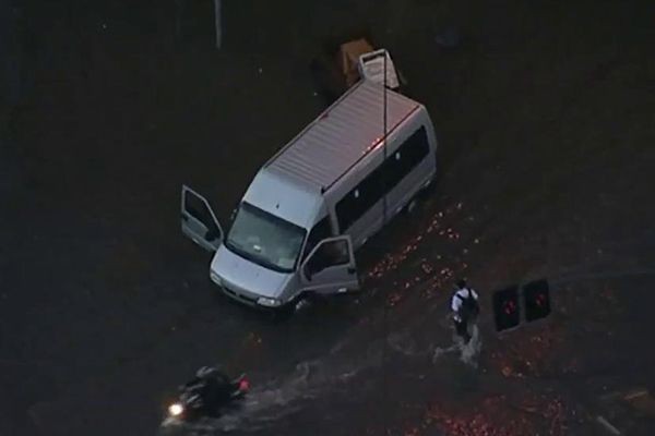 Imagem da noticia Primeira chuva forte da Primavera em São Paulo causa sofrimento e prejuízo