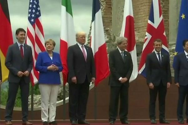 Imagem da noticia Primeira viagem internacional de Trump é marcada por série de gafes