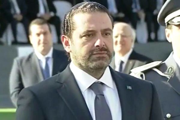 Primeiro-ministro do Líbano volta ao país e não renuncia ao cargo