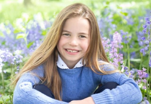 Família Real Britânica divulga novas fotos da Princesa Charlotte