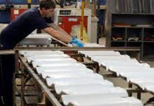 Imagem da noticia Temor de recessão global aumenta com indicadores do setor manufatureiro