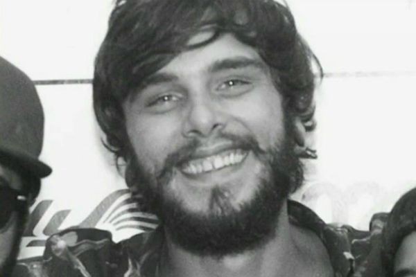 Imagem da noticia Produtor musical morto em São Paulo é enterrado no RJ