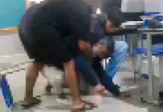Imagem da noticia VÍDEO: Aluno agride professor com mata-leão em escola do Paraná