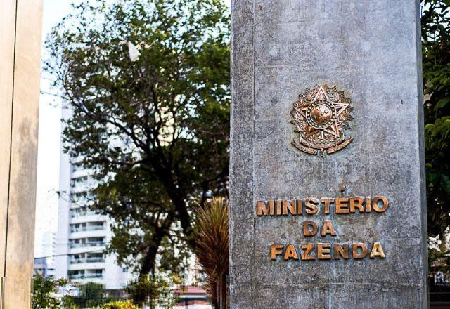 Imagem da noticia Governo prevê recuperar R$ 46 bilhões em Dívida Ativa em 2024