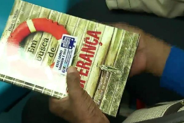 Projeto que incentiva a leitura no metrô já movimentou 19 mil livros