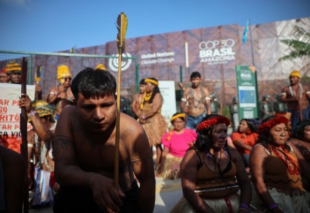 Imagem da noticia Manifestantes indígenas bloqueiam entrada da COP30 em Belém