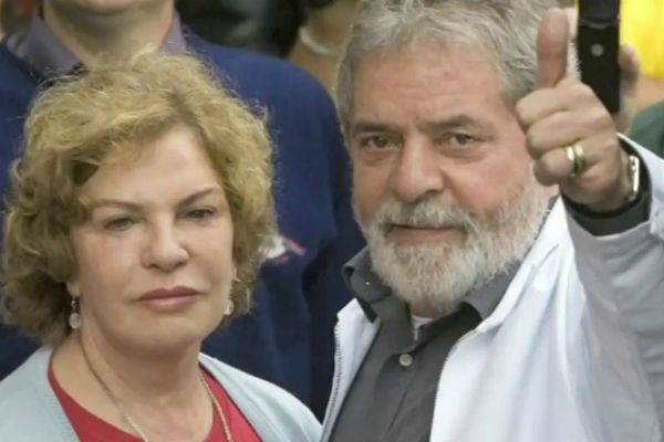 Imagem da noticia Quadro de saúde da ex-primeira-dama Marisa Letícia é estável, diz boletim médico