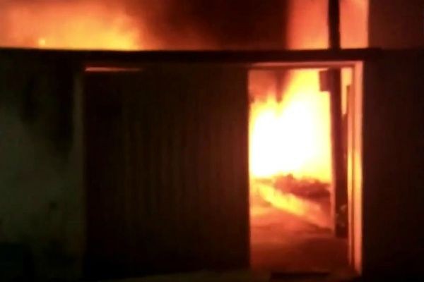 Imagem da noticia Quarto dia de ataques no Ceará deixa carros, shoppings e prédios destruídos 