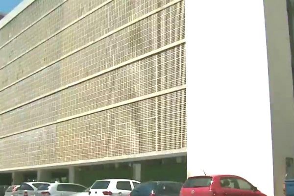 Imagem da noticia Quase 100 apartamentos que deveriam ser ocupados por deputados estão abandonados