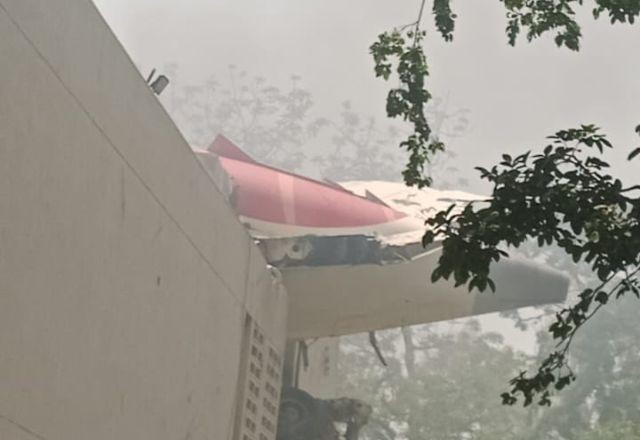 Imagem da noticia Passageiros de avião que caiu são da Índia, Reino Unido, Portugal e Canadá