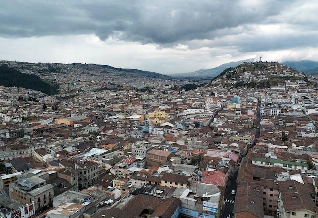 Imagem da noticia Condenada por corrupção, ex-ministra do Equador foge
