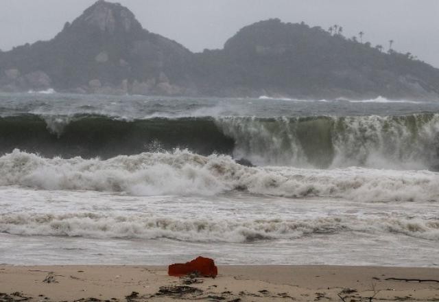 Nova frente fria no sul, ressaca no sudeste e menos chuva no nordeste