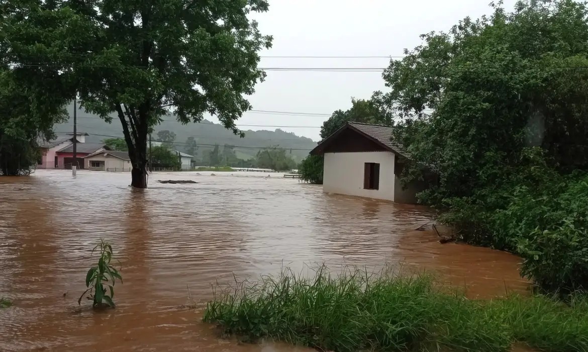 Imagem da noticia Governo vai liberar benefício para desabrigados em temporais no Rio Grande do Sul
