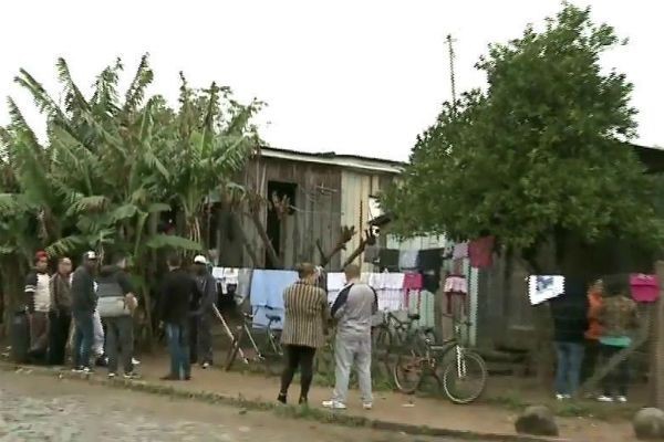 Imagem da noticia RS: Homens atiram mais de 100 vezes contra uma casa e matam dois inocentes 