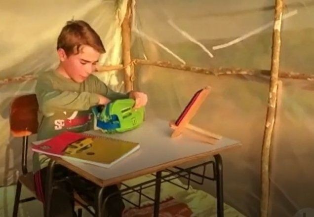 Imagem da noticia RS: pai constrói barraca próxima à lavoura para filho ter aulas virtuais