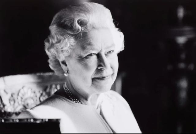 Imagem da noticia Quem se emociona por Elizabeth II ?