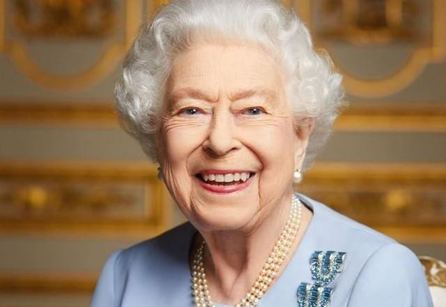 Imagem da noticia Família Real divulga retrato inédito da rainha Elizabeth II